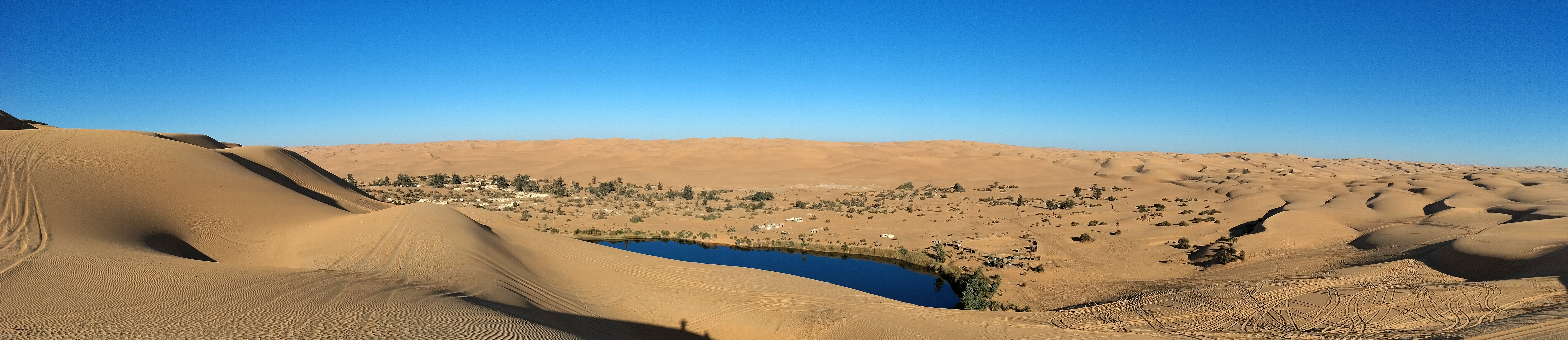 Libia - Dune e Lago nel Deserto